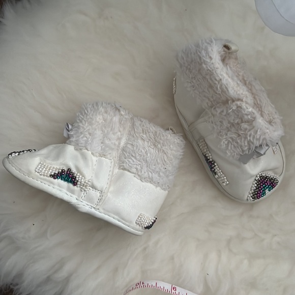 Baby’s shoes size 4.5 inches white new without box beaded - Picture 1 of 5